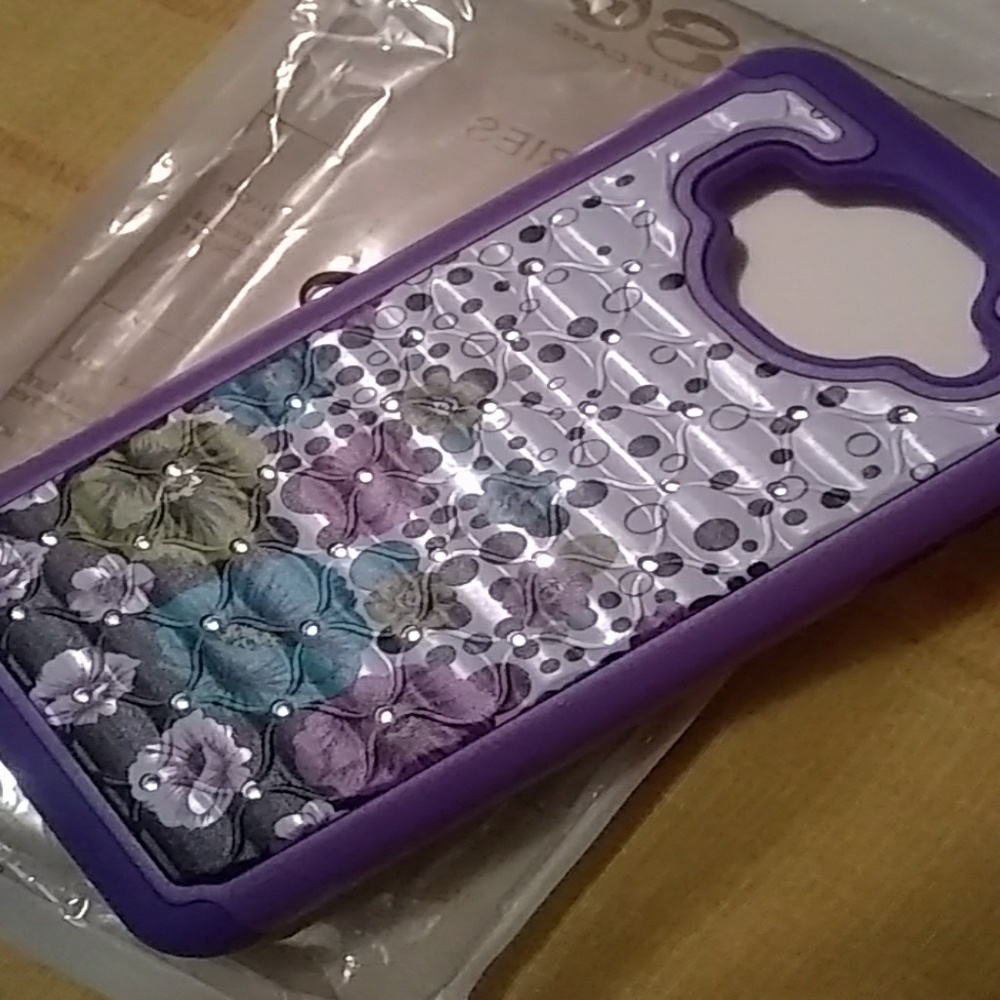 Phone case - Picture 2 of 4
